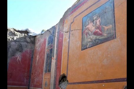 دیوارنگاره نارسیس در پمپئی یافت شد