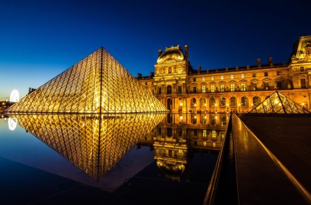 چرا موزه لوور پاریس یک روز تعطیل شد؟